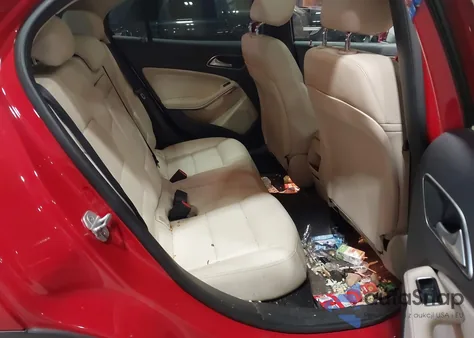 2015 Mercedes-Benz Gla 250 4Matic z USA, uszkodzony, nr VIN WDCTG4GB3FJ149622